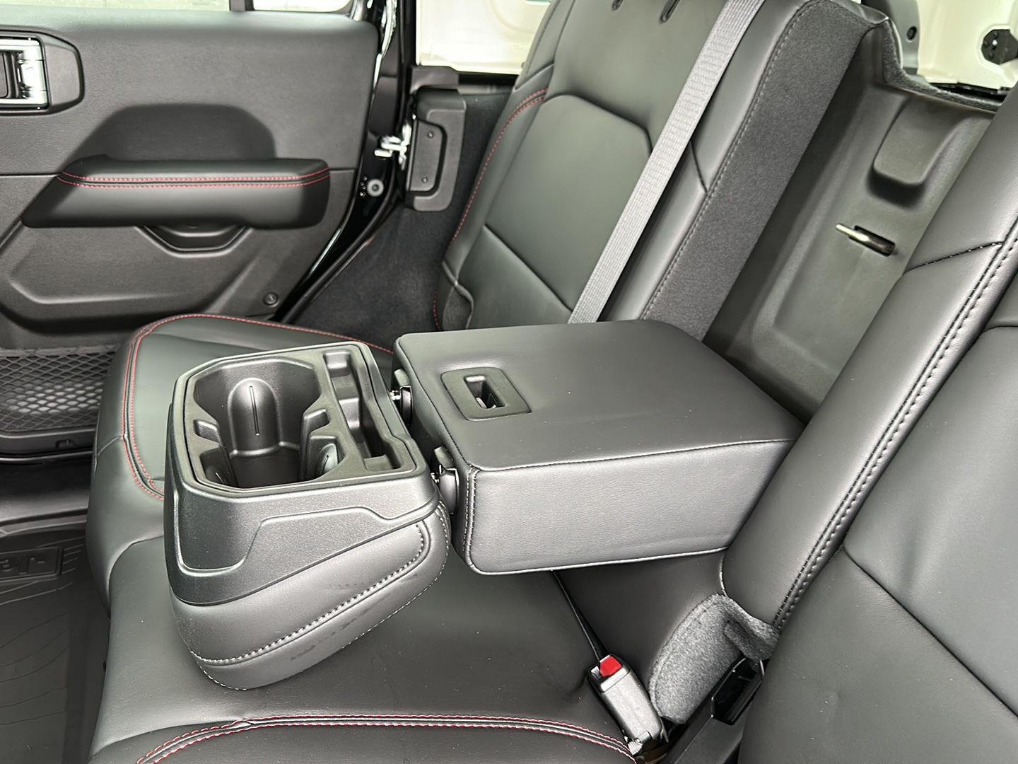 New 2026 Black Clearcoat Jeep Rubicon image 29