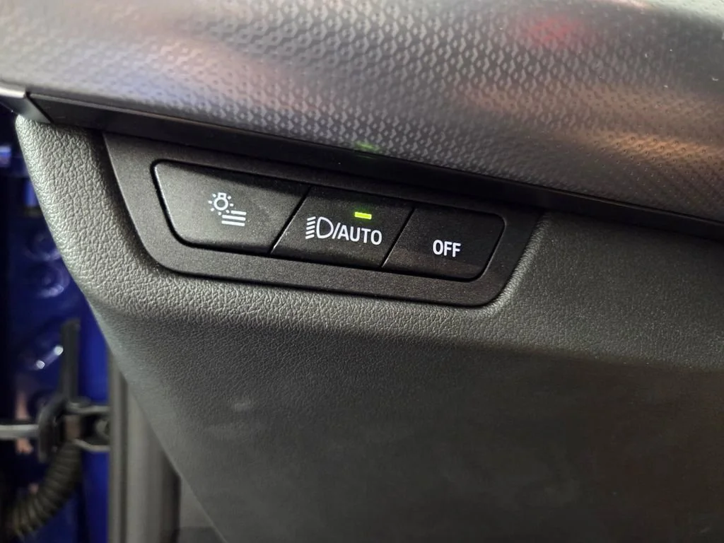 Used 2025 Blue Metallic BMW M35i image 21