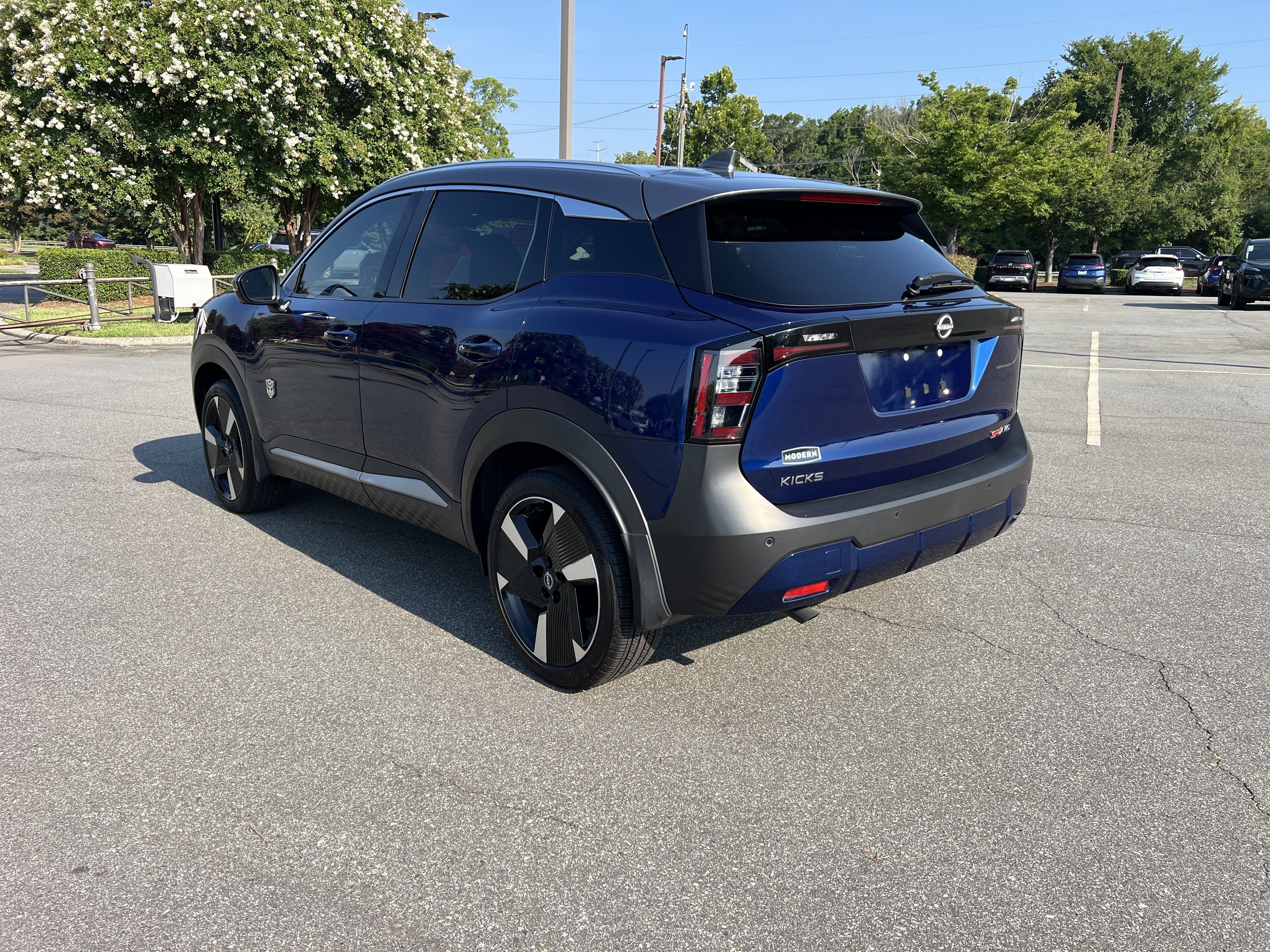 Certified Used 2025 Deep Blue Pearl/Gun Metallic Nissan SR image 7
