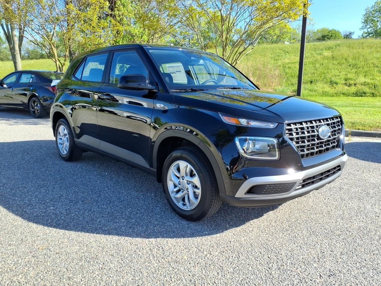 New 2026 Onyx Black Hyundai SE image 4