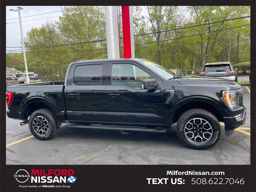 Used 2023 Black Ford XLT image 6