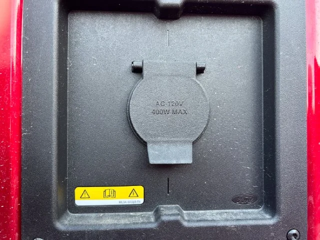 Used 2023 Gray Ford Lariat image 7