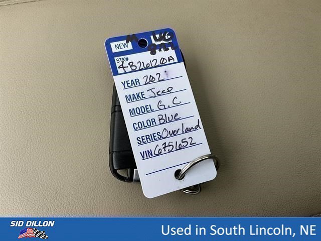 Used 2021 Slate Blue Pearlcoat Jeep Overland image 8