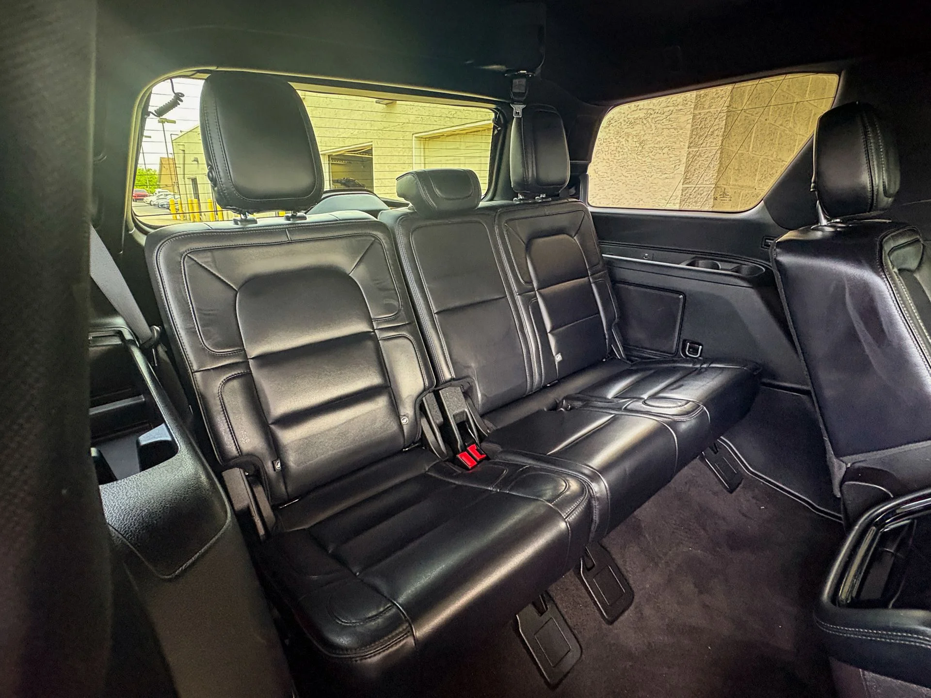 Used 2019 White Lincoln Reserve image 28