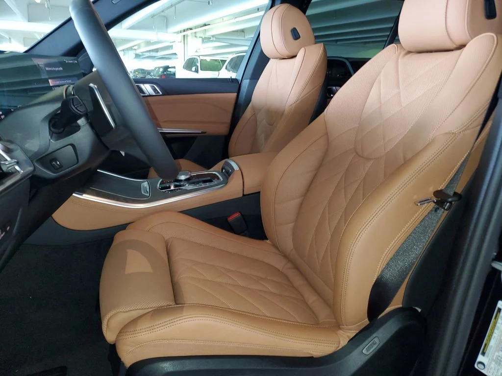 New 2026 Black Sapphire Metallic BMW sDrive40i image 16