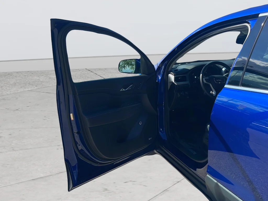 Used 2023 Blue GMC SLT image 34