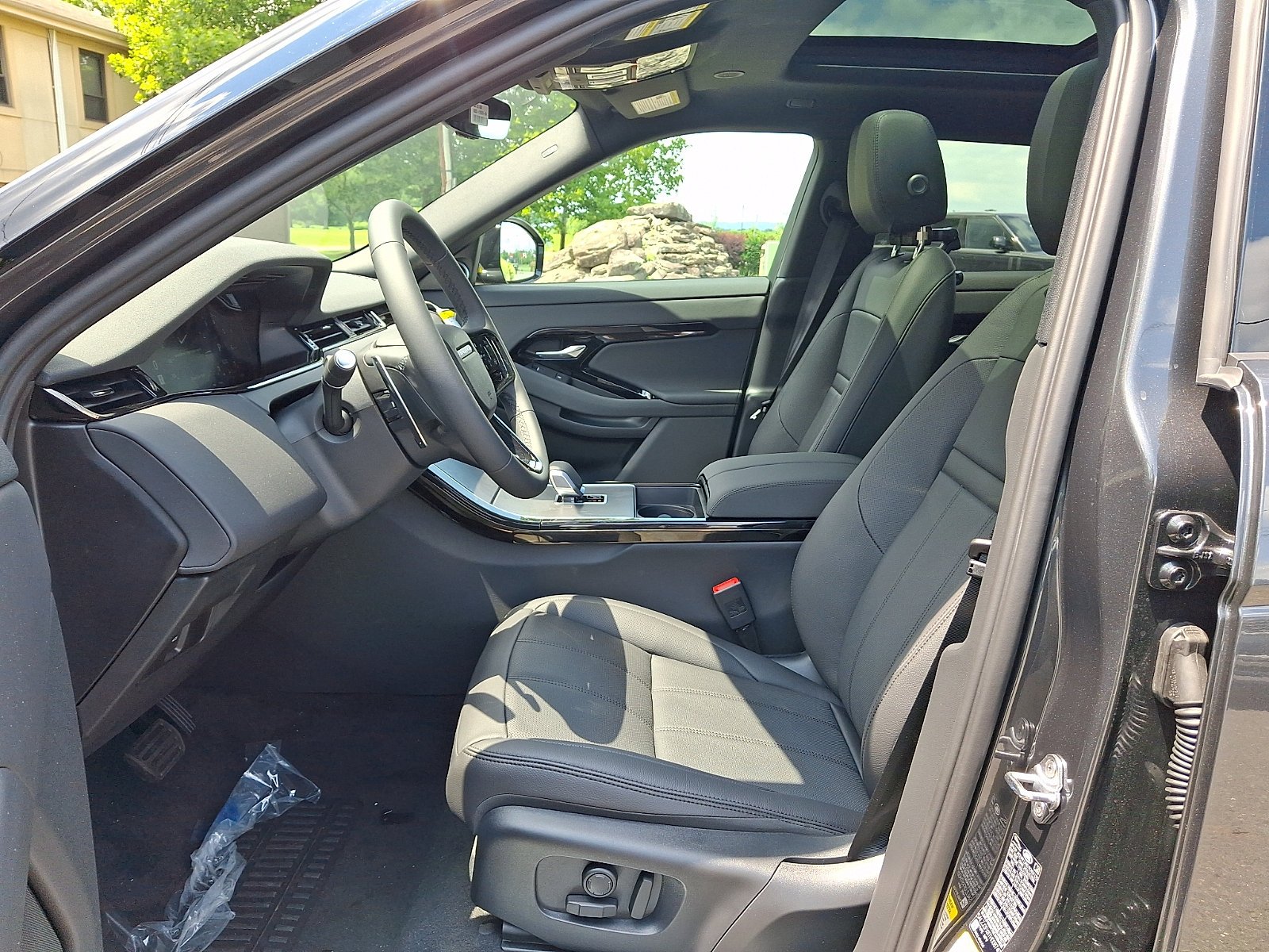 New 2026 Carpathian Grey Land Rover Core S image 10