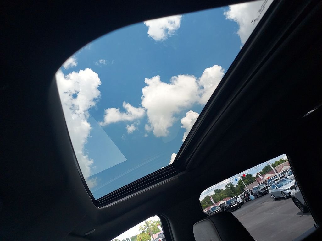 Used 2022 Blue GMC AT4 image 23