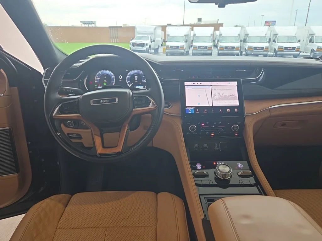 Used 2023 Black Jeep Summit image 33