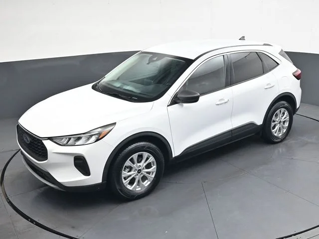 Used 2023 White Ford Active image 33