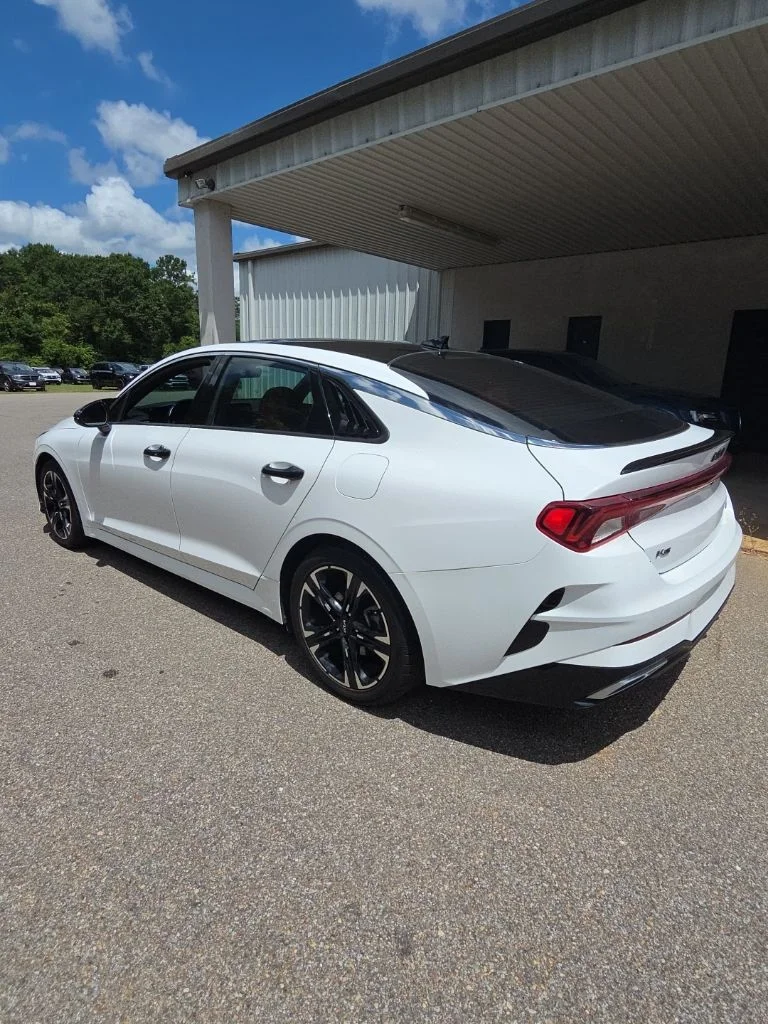 Used 2022 White Kia GT-Line image 3