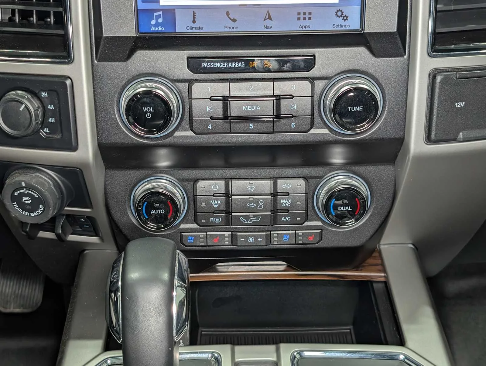 Used 2019 Magma Red Metallic Ford LARIAT image 20
