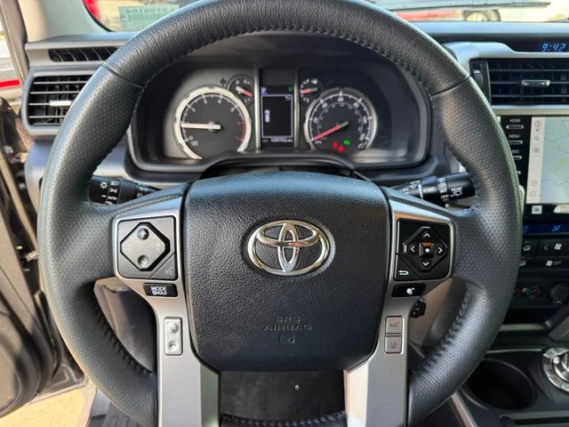 Certified Used 2020 MAGNETIC GRAY MET. Toyota Limited image 13