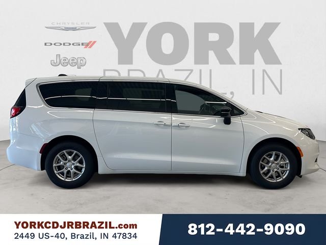 New 2027 Bright White Clear-Coat Exterior Paint Chrysler LX image 6