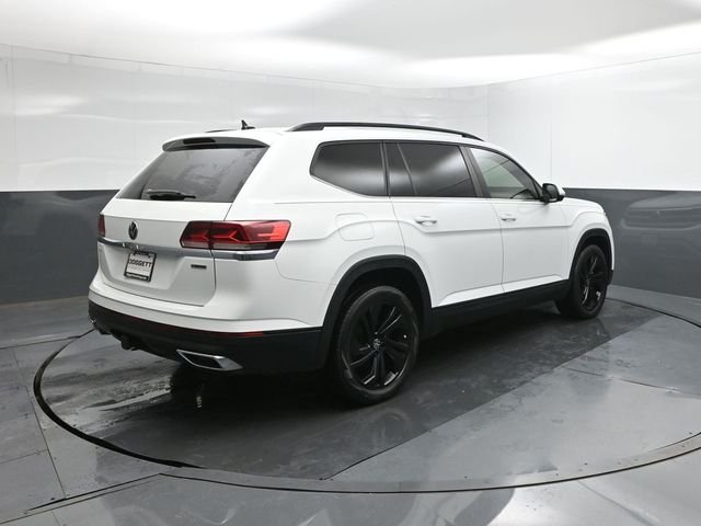 Used 2022 White Volkswagen 3.6L V6 SE w/Technology image 8
