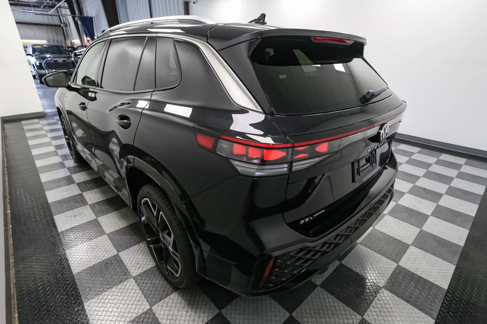 New 2026 Deep Black Pearl Volkswagen SEL R-Line Turbo image 10