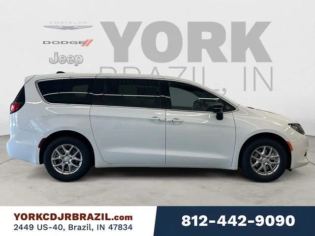 New 2027 Bright White Clear-Coat Exterior Paint Chrysler LX image 6
