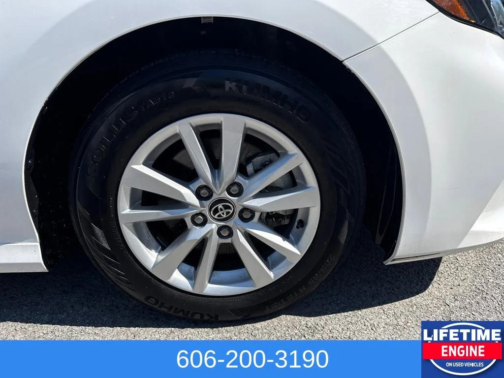 Used 2025 White Toyota LE image 5