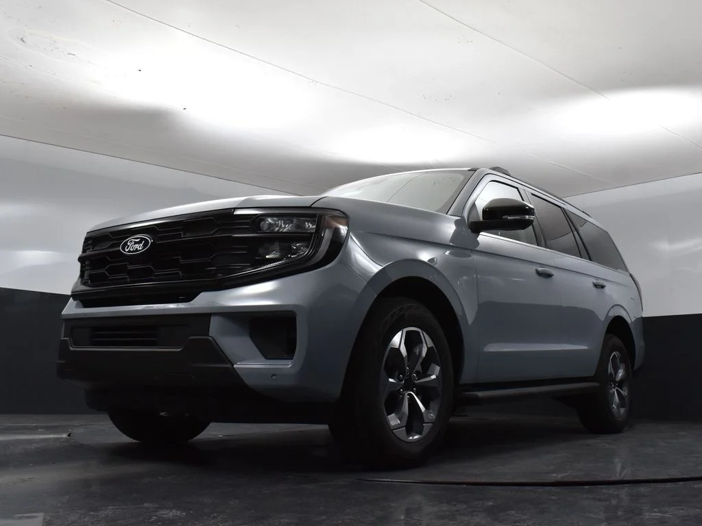 New 2027 Gray Ford Active image 32