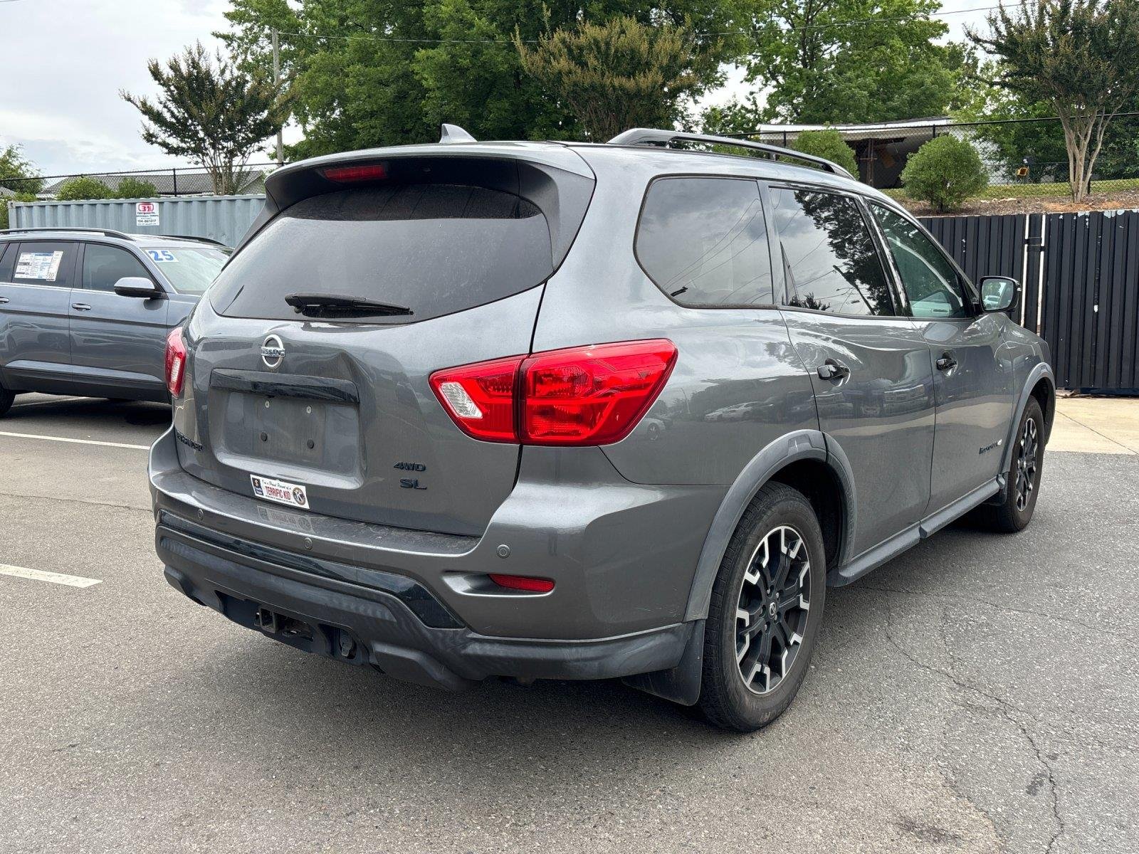 Used 2020  NISSAN SL image 5