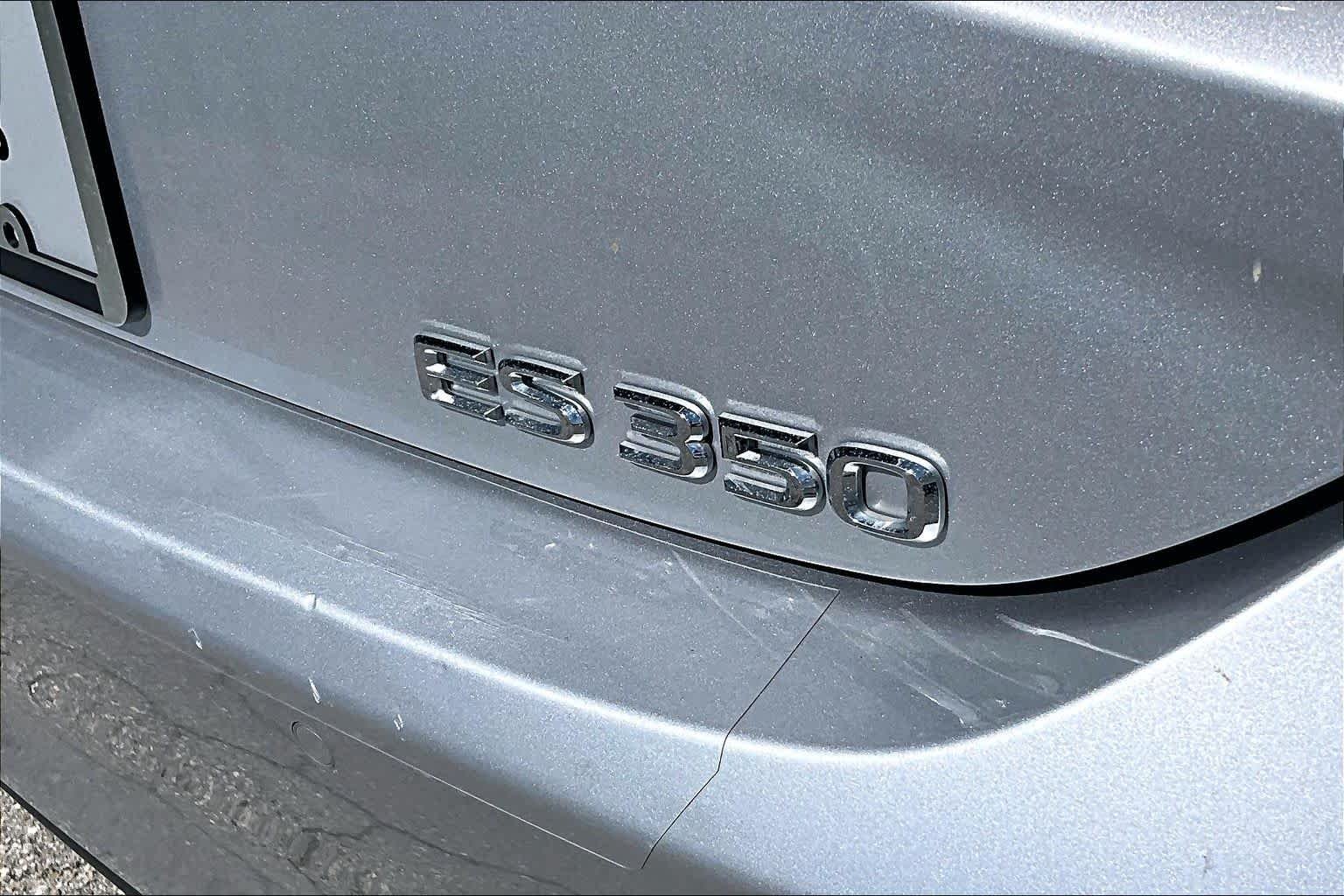 Used 2019 Silver Lining Metallic Lexus  image 10