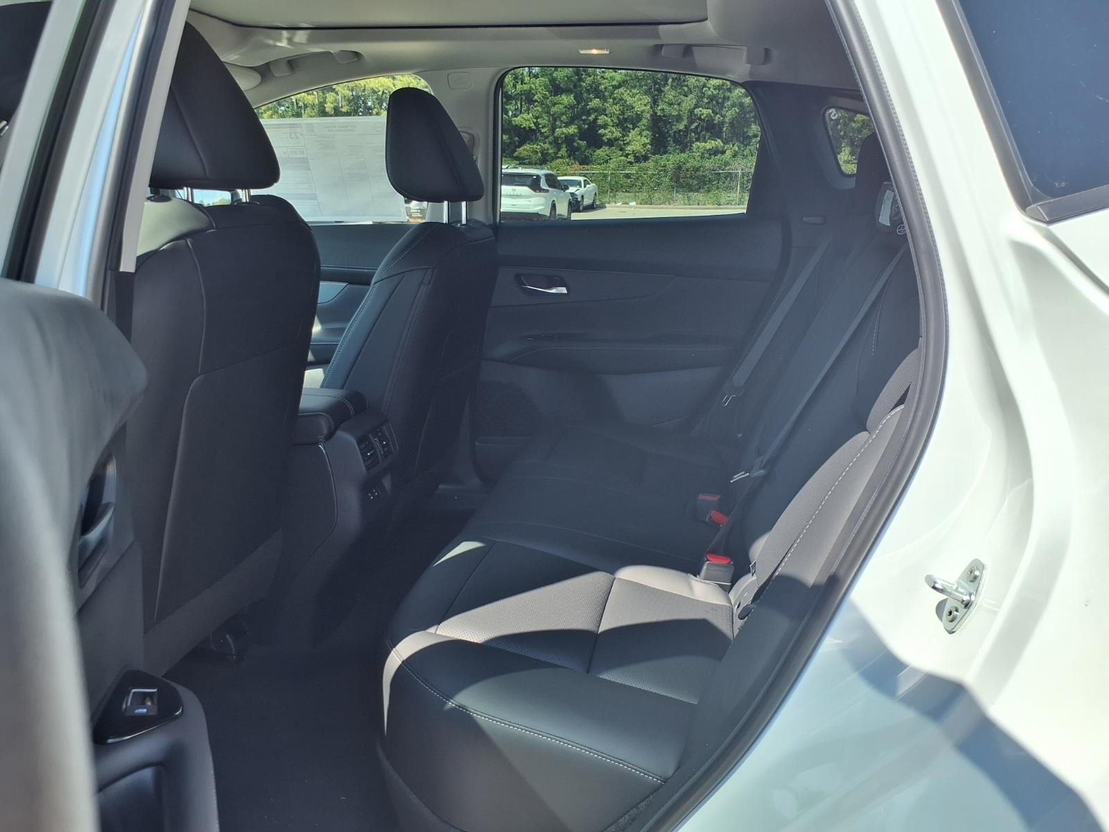 2027 Nissan Murano photo 11 of 25