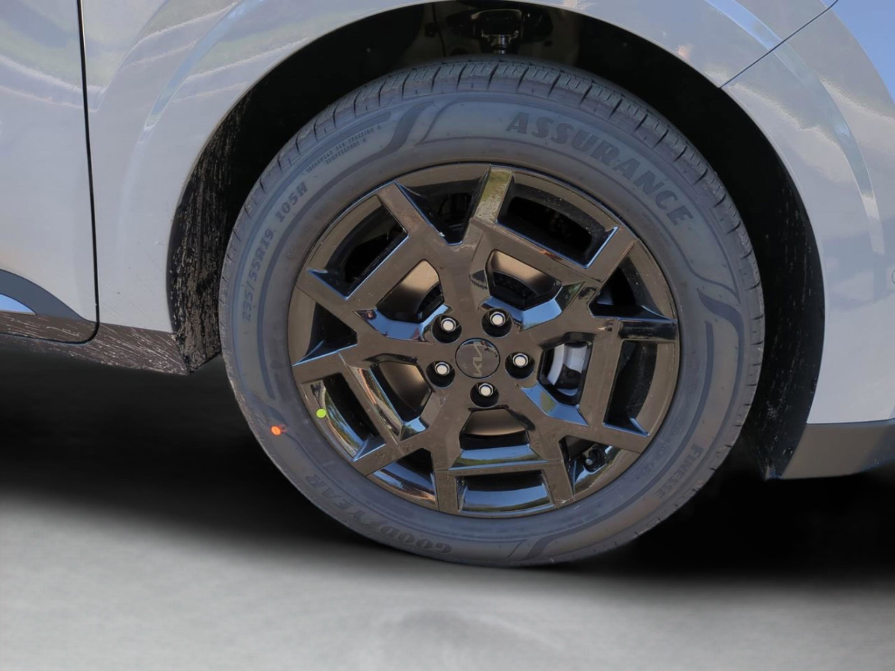 New 2026 Ceramic Silver Kia SX image 11