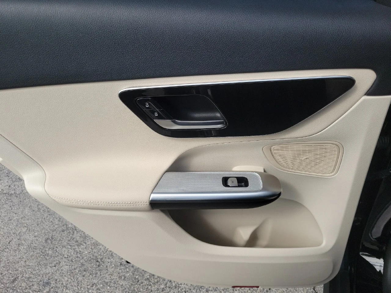 Certified Used 2026 Black Mercedes-Benz GLC 300 image 10