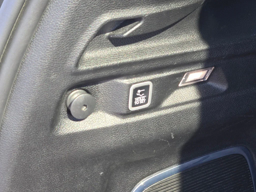 Used 2021 Black Jeep Limited 4x4 image 15