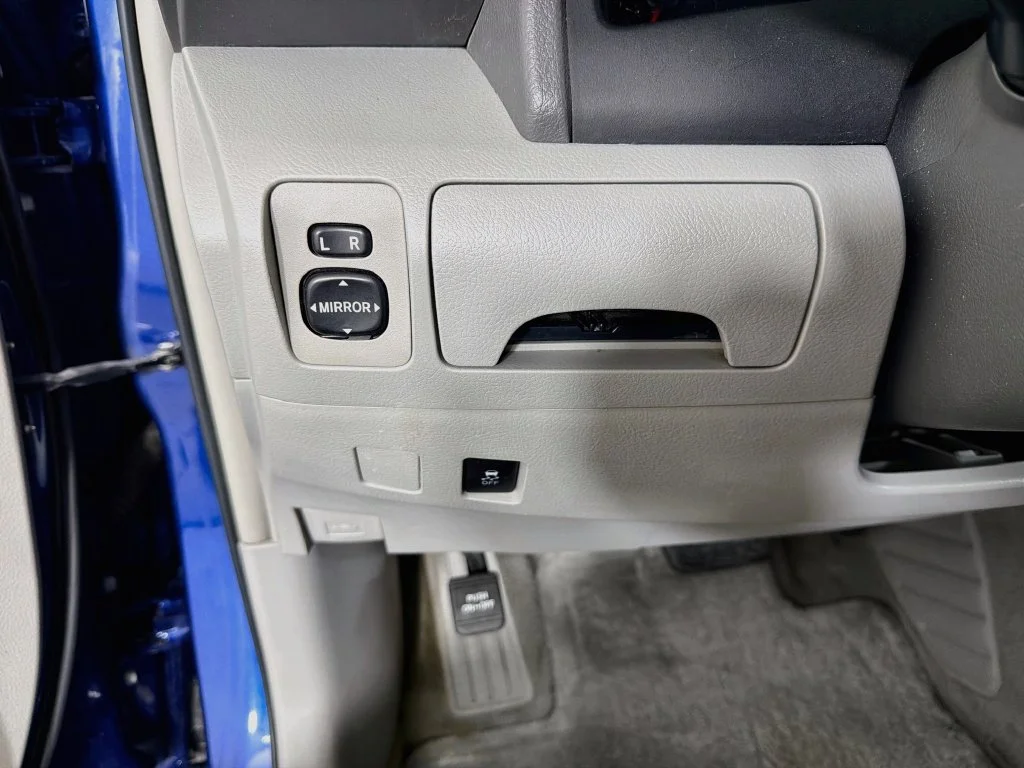Used 2010 Blue Toyota LE image 11