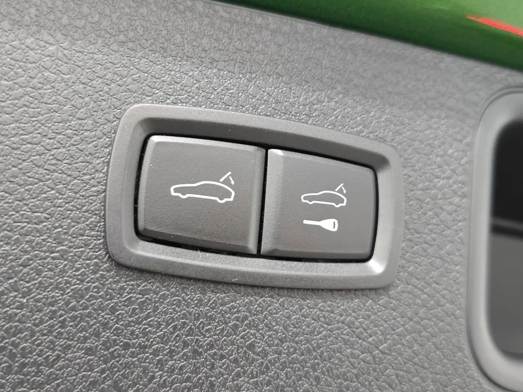 Certified Used 2019 Green Porsche S image 32