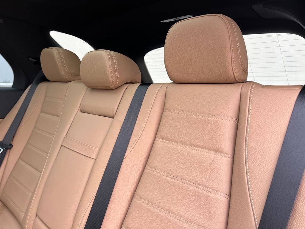 New 2026 MANUFAKTUR Ireland Mid Green Metallic Mercedes-Benz GLE 350 image 26