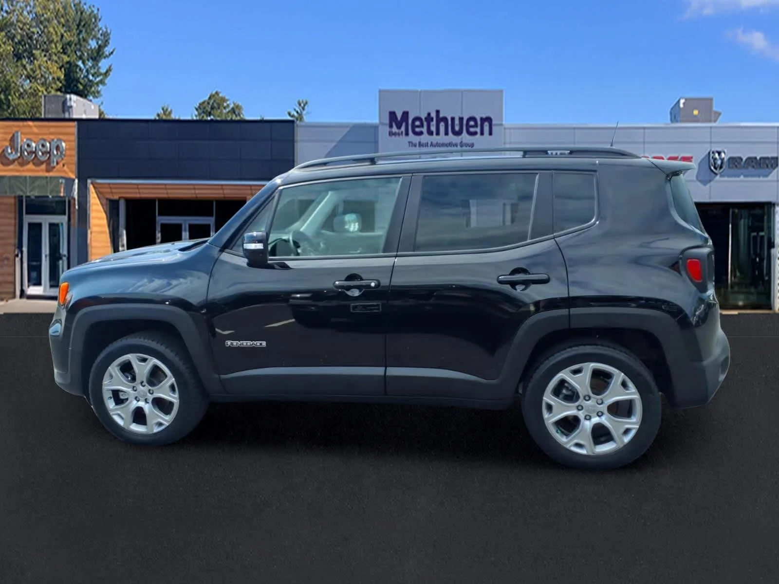 Used 2023 Black Clearcoat Jeep Limited image 8