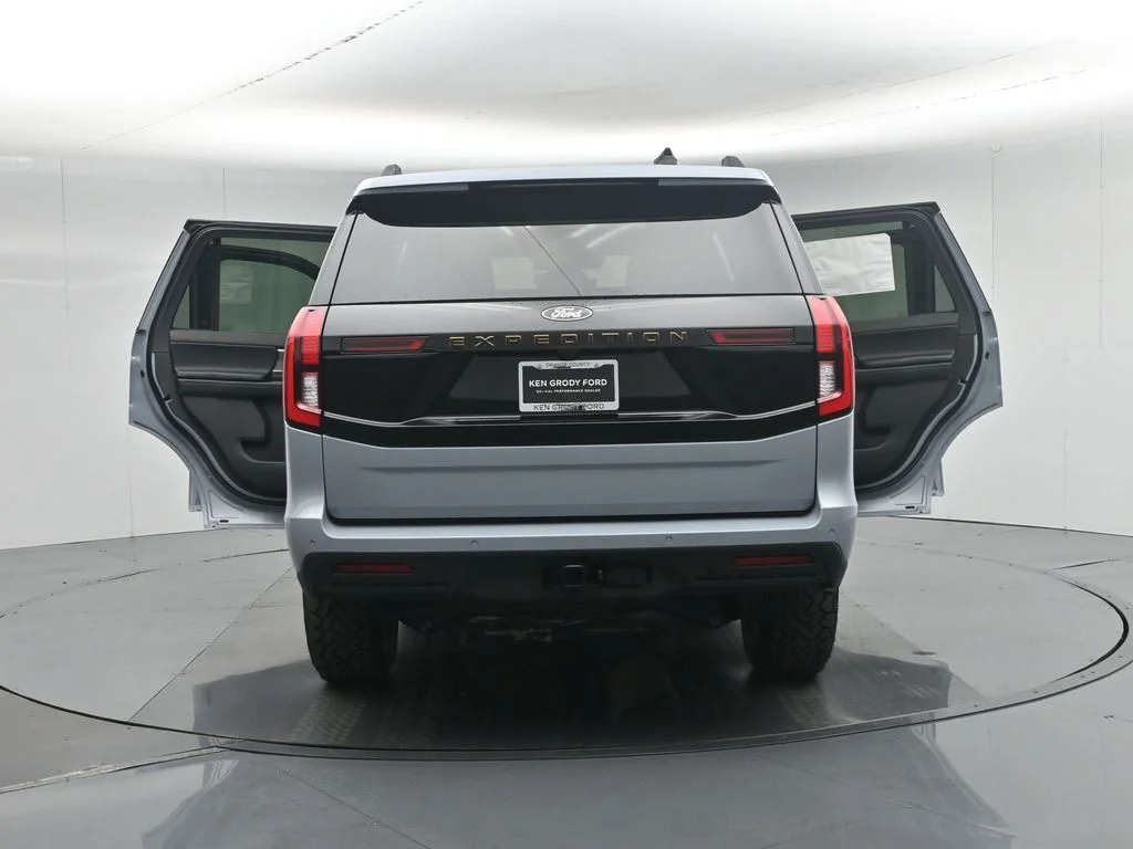 New 2026 Glacier Gray Metallic Tri-Coat Ford Tremor image 37