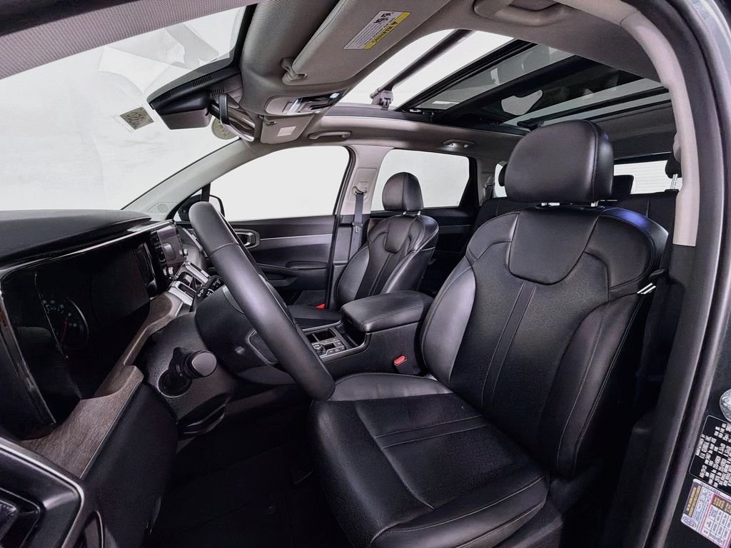 Used 2023 Aruba Green Kia X-Line EX image 21