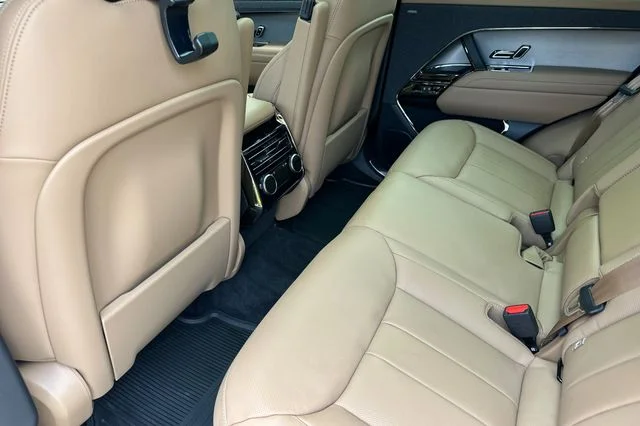 New 2026 Fuji White Land Rover SE image 11