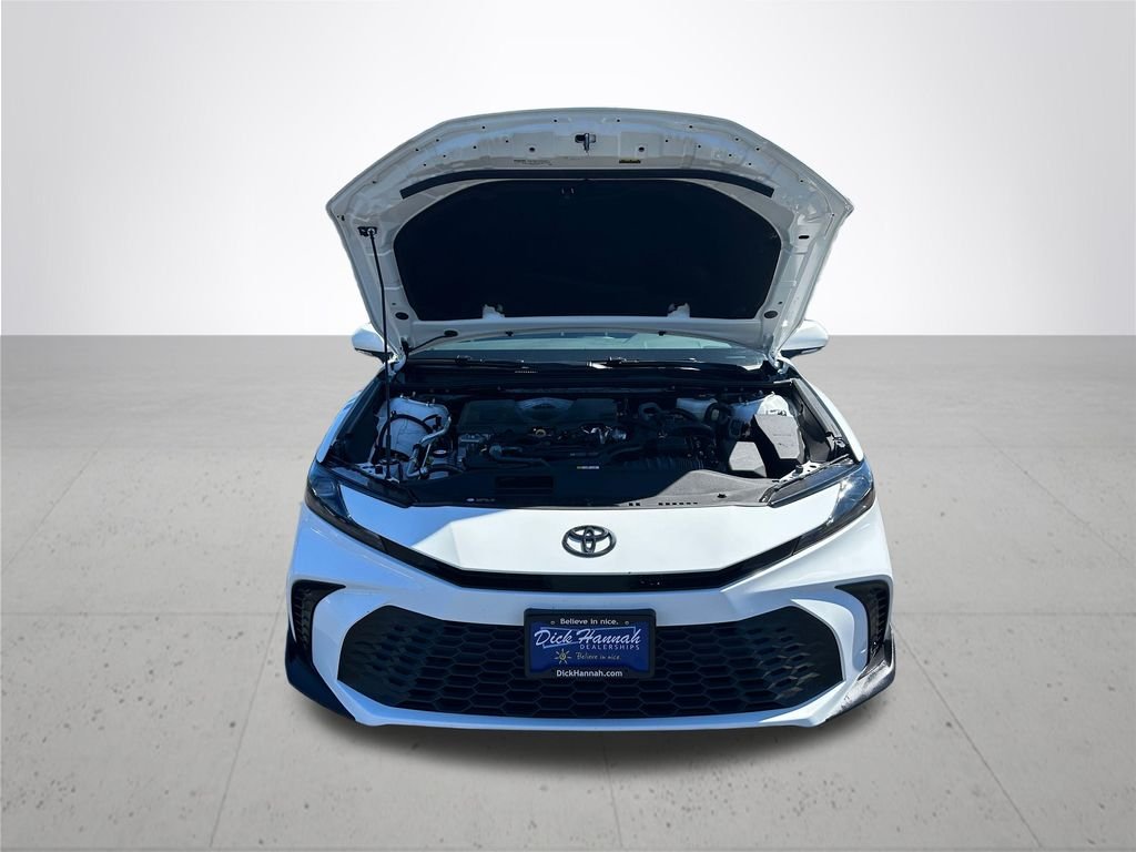 Used 2025 Ice Toyota SE image 4