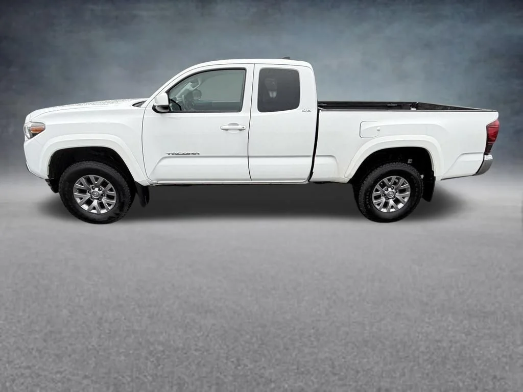 Used 2018 White Toyota SR5 image 2
