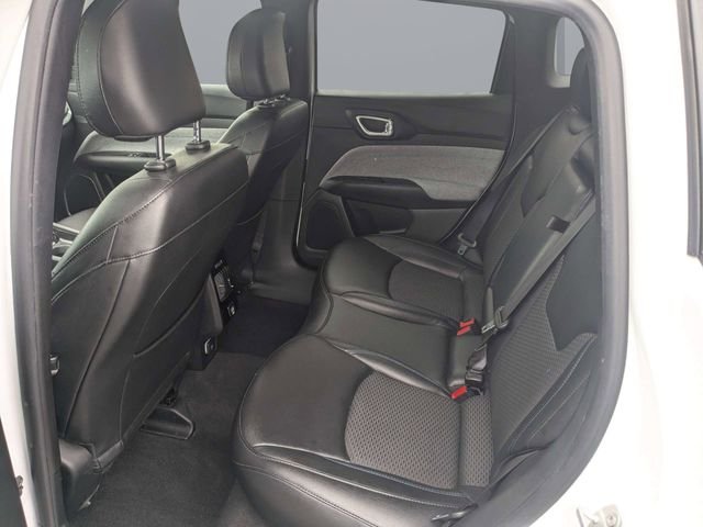Used 2024 White Jeep Latitude image 14