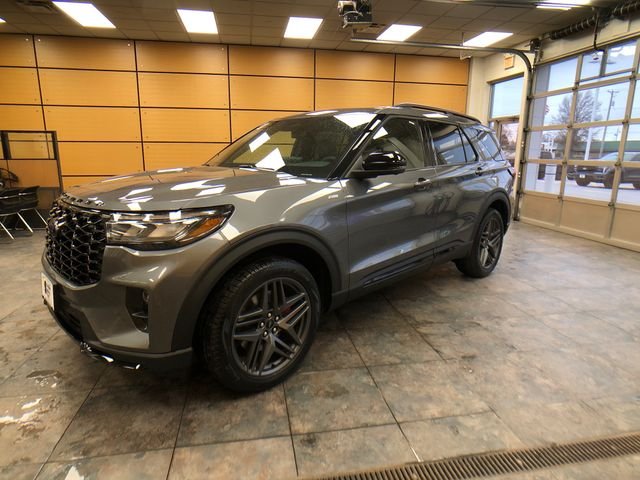 New 2026 Carbonized Gray Metallic Ford ST-Line image 3