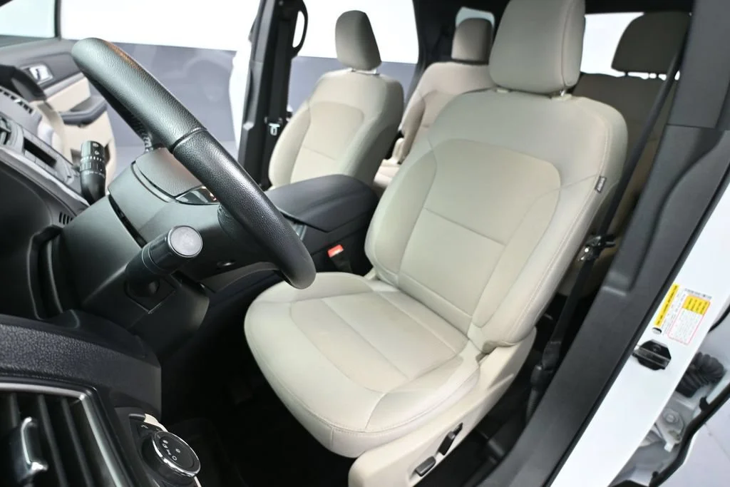 Used 2019 White Ford XLT image 17