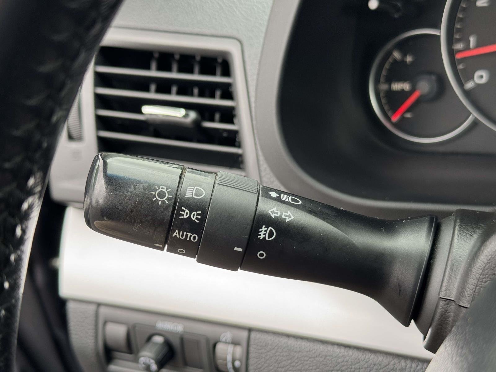 Used 2014 Carbide Gray Metallic Subaru 2.5i Premium image 23