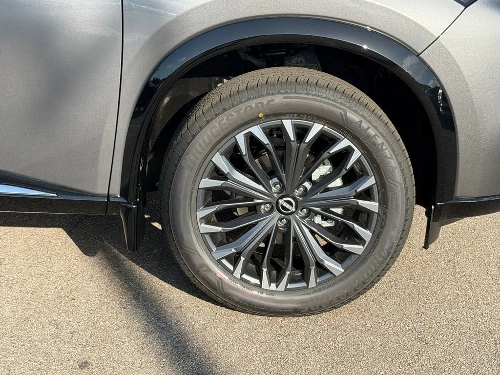 New 2026 Gray Nissan Platinum image 9