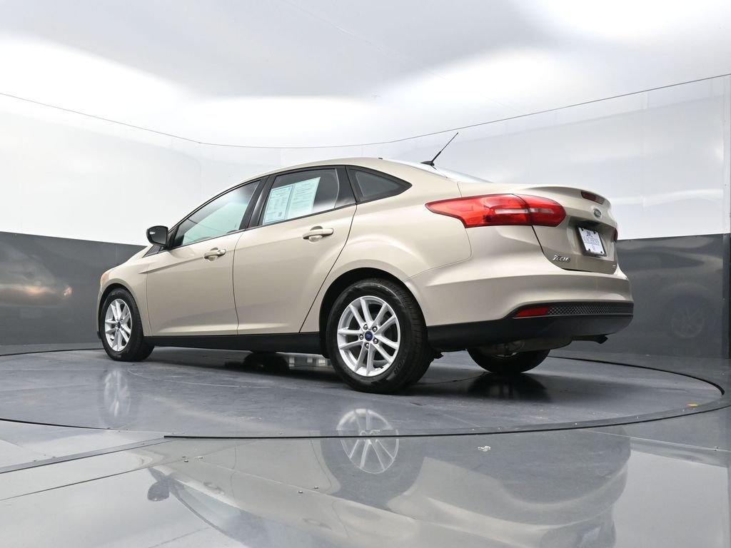 Used 2018 Gold Ford SE image 27