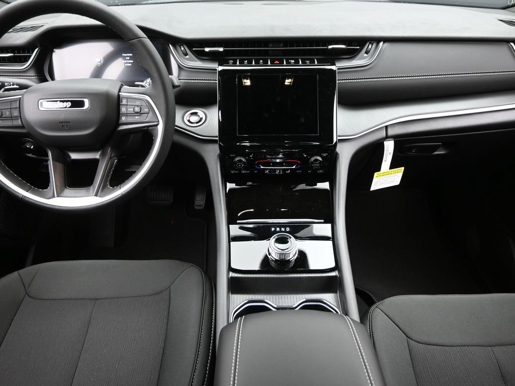 2025 Jeep Grand Cherokee Laredo - Photo 15
