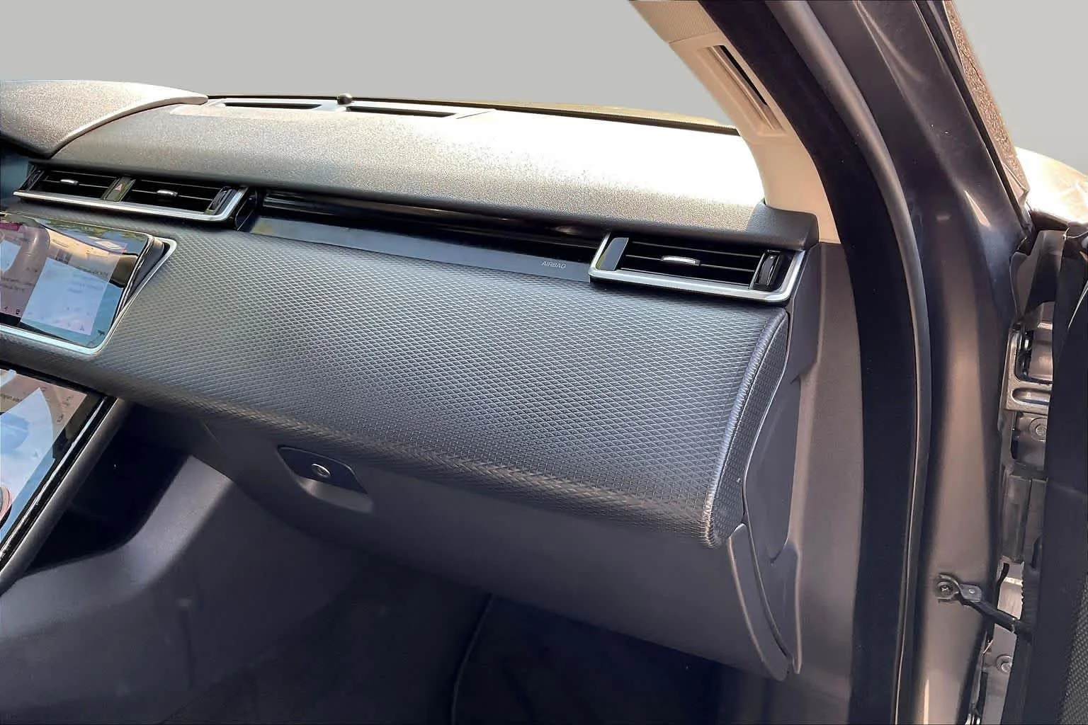 Used 2019 Corris Grey Metallic Land Rover S image 19
