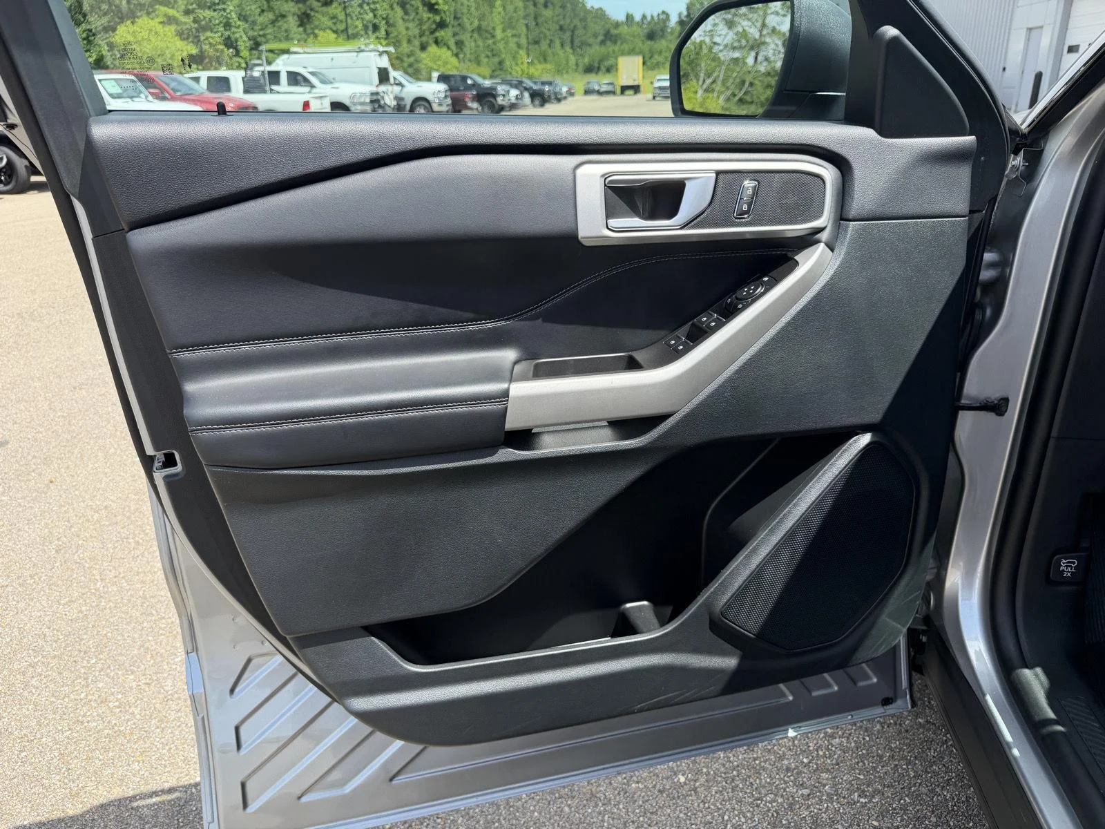 Used 2023 Iconic Silver Ford XLT image 15