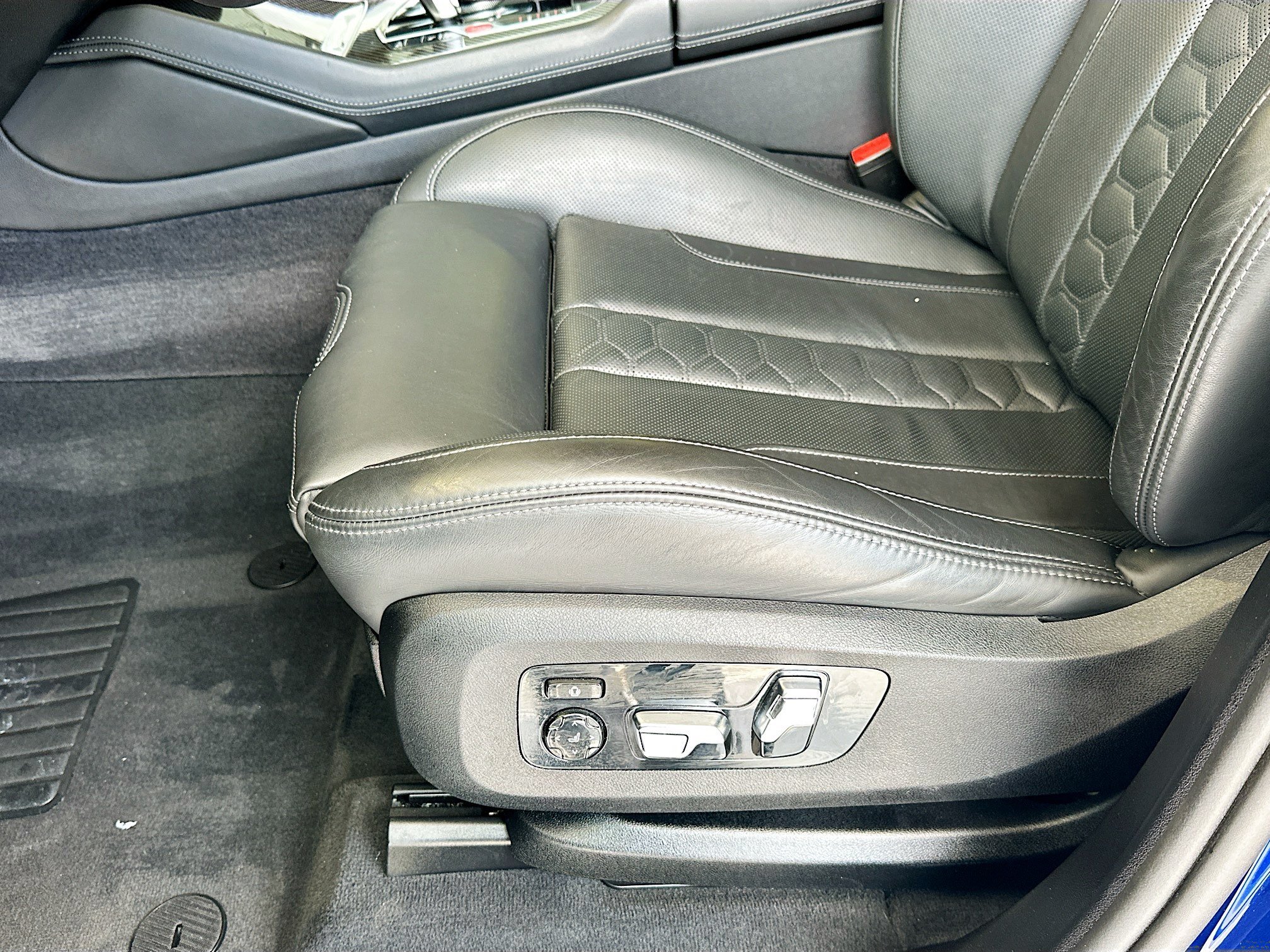 Used 2024 Marina Bay Blue Metallic BMW Competition image 17