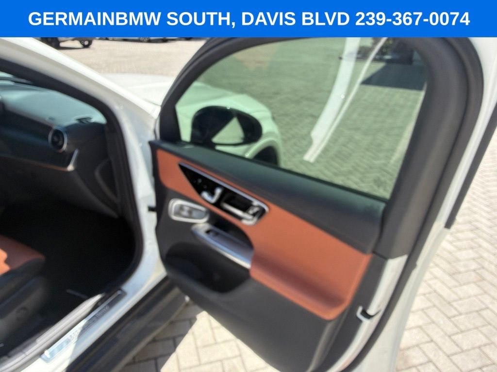 Used 2024  Mercedes-Benz GLC 300 Coupe image 21