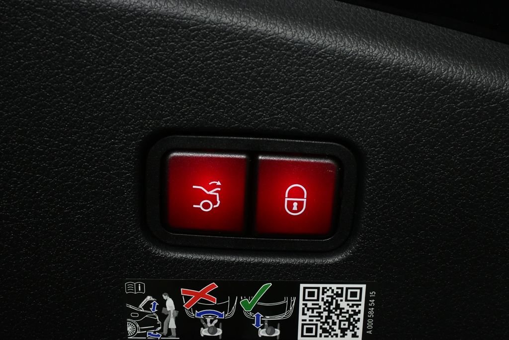 New 2026 Obsidian Black Metallic Mercedes-Benz CLE 300 image 27